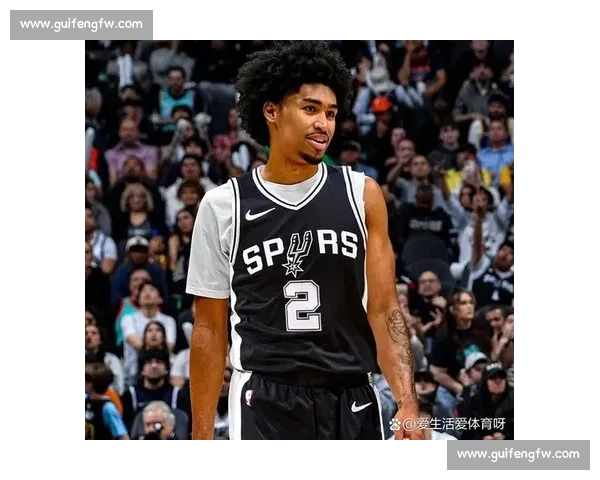 19 岁破 79 年纪录!马刺榜眼哈珀:替补席藏不住的珍宝 19 岁破 79 年纪录!马刺榜眼哈珀:替补席藏不住的珍宝