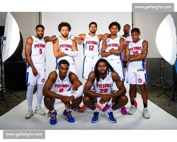 老鹰对决活塞焦点之战攻防博弈与年轻力量全面碰撞季后赛前景与战术走向深度解析